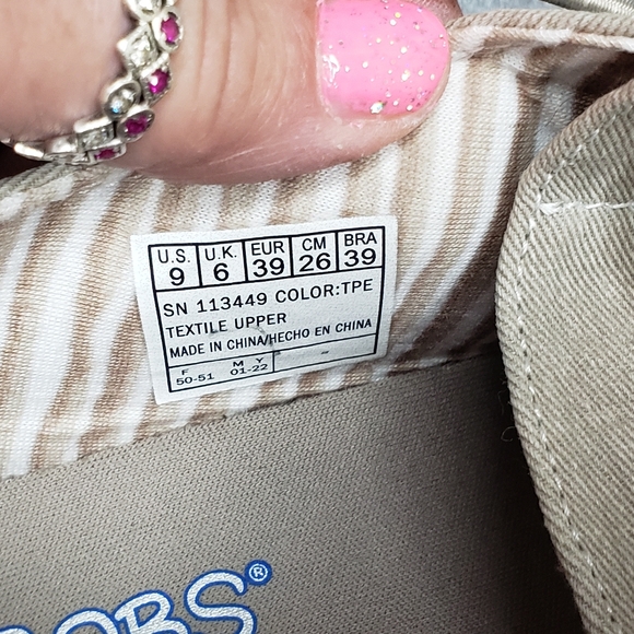 BOBS from Skechers Tan canvas loafers women's size 9 (sa211) - Picture 10 of 12